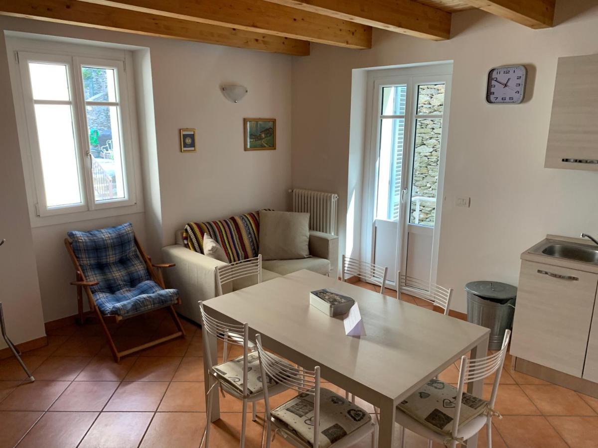 Al Castello Apartment Dervio Luaran gambar