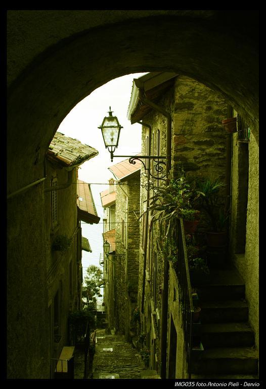 Al Castello Apartment Dervio Luaran gambar